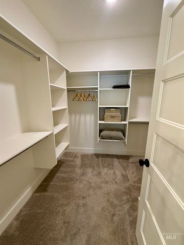 1962 E Presidential Dr, Meridian, ID 83642