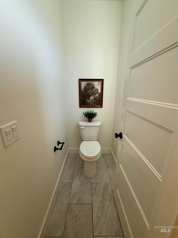 1962 E Presidential Dr, Meridian, ID 83642