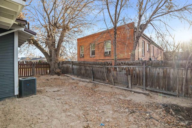 617 Eden St N, Twin Falls, ID 83301