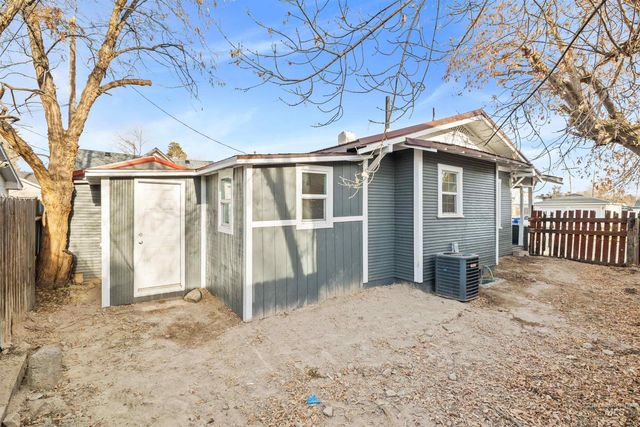 617 Eden St N, Twin Falls, ID 83301