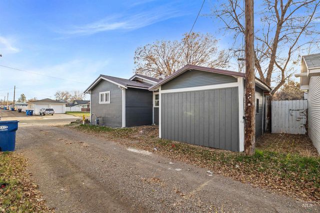 617 Eden St N, Twin Falls, ID 83301