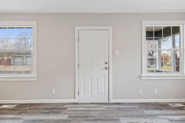 617 Eden St N, Twin Falls, ID 83301