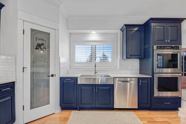 833 Red Hawk DRIVE, Walworth, WI 53184