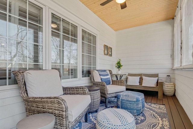 833 Red Hawk DRIVE, Walworth, WI 53184