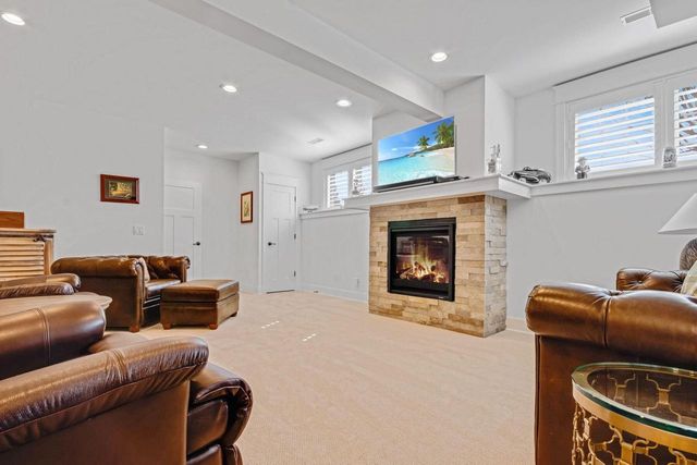 833 Red Hawk DRIVE, Walworth, WI 53184