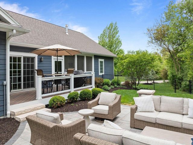 833 Red Hawk DRIVE, Walworth, WI 53184