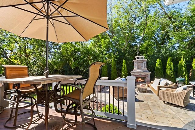 833 Red Hawk DRIVE, Walworth, WI 53184