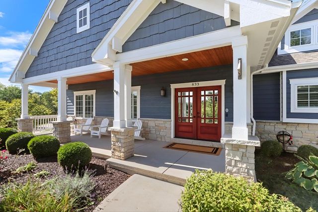 833 Red Hawk DRIVE, Walworth, WI 53184