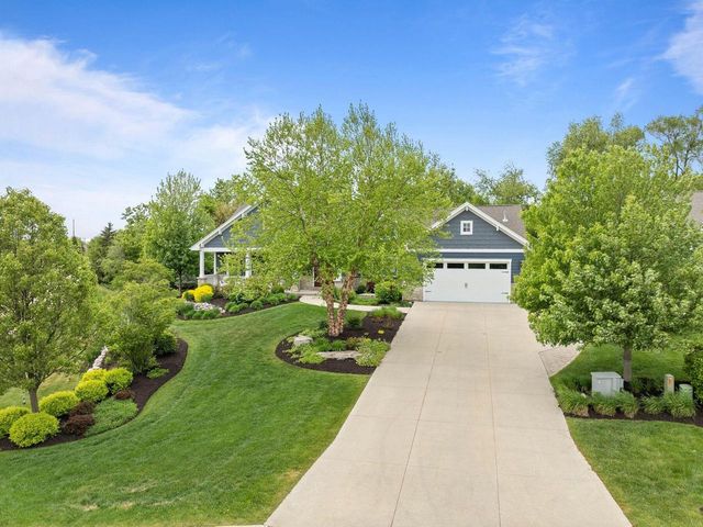 833 Red Hawk DRIVE, Walworth, WI 53184