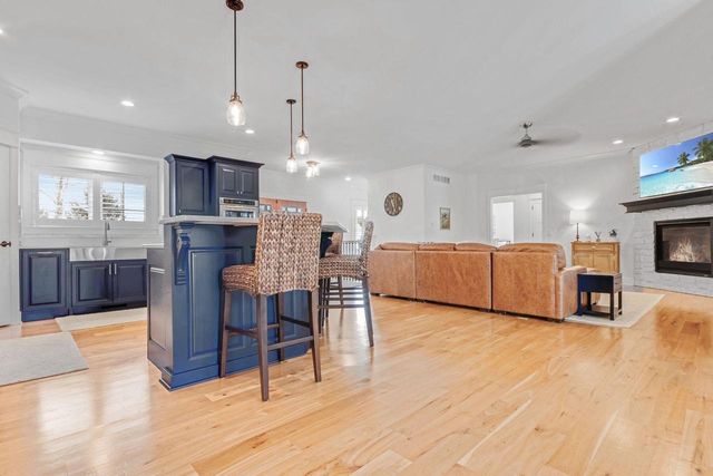 833 Red Hawk DRIVE, Walworth, WI 53184