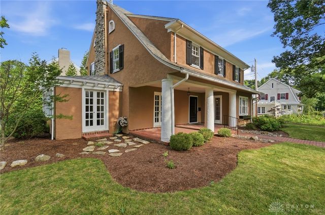145 Wisteria Drive, Oakwood, OH 45419