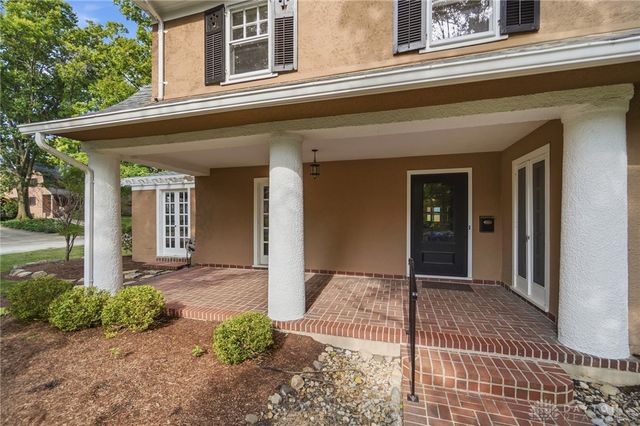145 Wisteria Drive, Oakwood, OH 45419