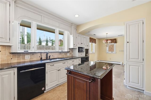 145 Wisteria Drive, Oakwood, OH 45419
