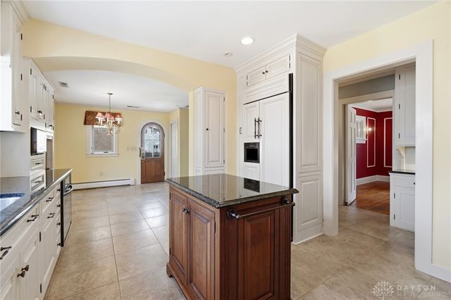 145 Wisteria Drive, Oakwood, OH 45419
