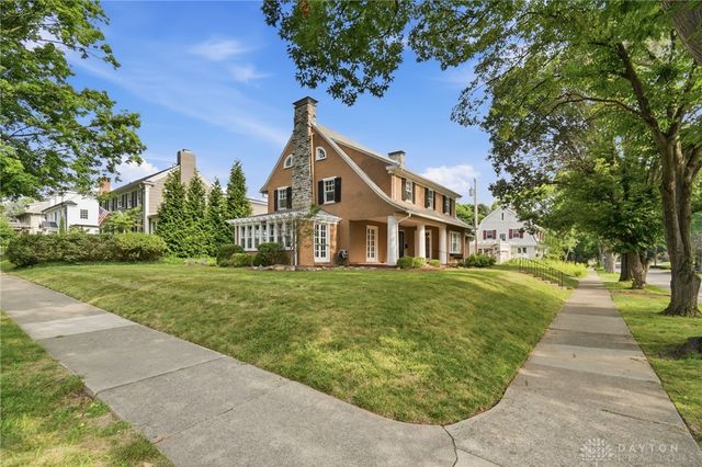 145 Wisteria Drive, Oakwood, OH 45419