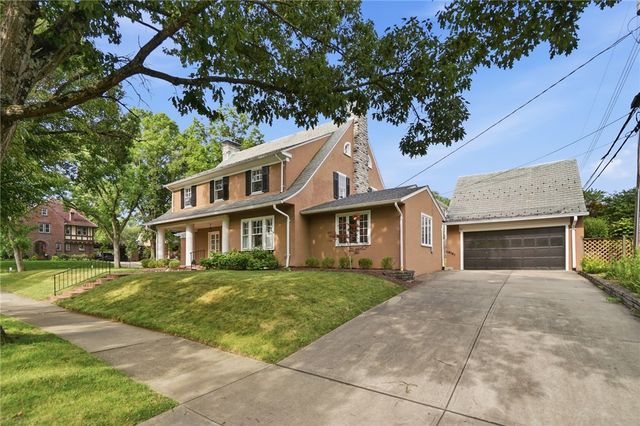 145 Wisteria Drive, Oakwood, OH 45419