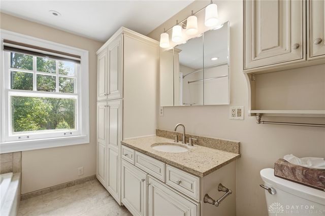 145 Wisteria Drive, Oakwood, OH 45419