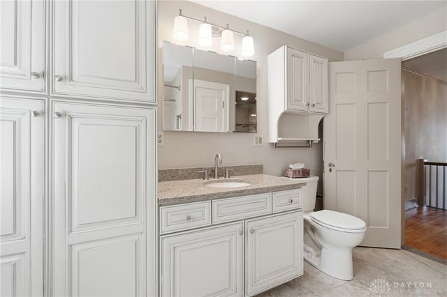 145 Wisteria Drive, Oakwood, OH 45419
