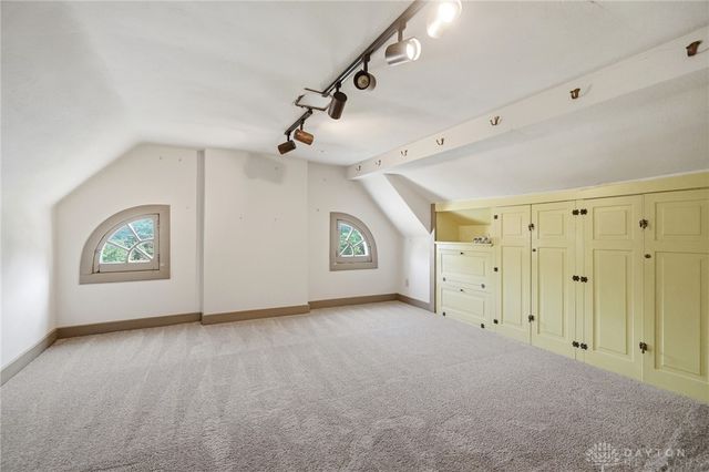 145 Wisteria Drive, Oakwood, OH 45419
