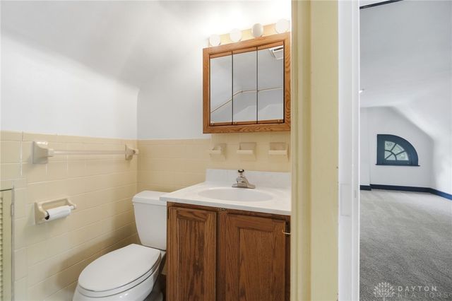 145 Wisteria Drive, Oakwood, OH 45419