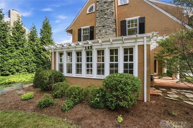 145 Wisteria Drive, Oakwood, OH 45419