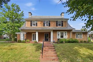 145 Wisteria Drive, Oakwood, OH 45419