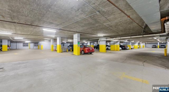 2050 Central Road 801, Fort Lee, NJ 07024
