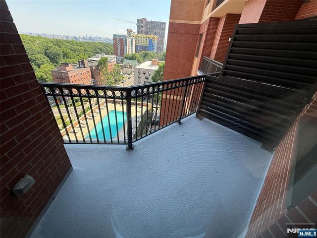 2050 Central Road 801, Fort Lee, NJ 07024