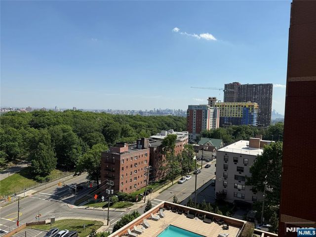 2050 Central Road 801, Fort Lee, NJ 07024