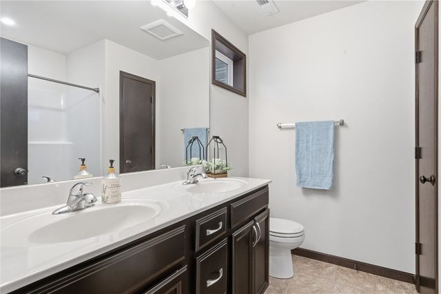 1825 Rosehill Drive SW, Cedar Rapids, IA 52404