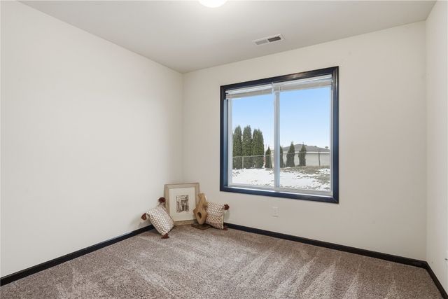 1825 Rosehill Drive SW, Cedar Rapids, IA 52404