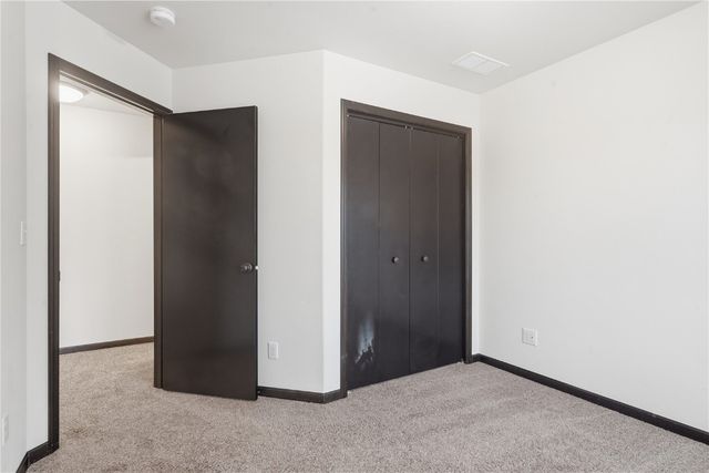 1825 Rosehill Drive SW, Cedar Rapids, IA 52404