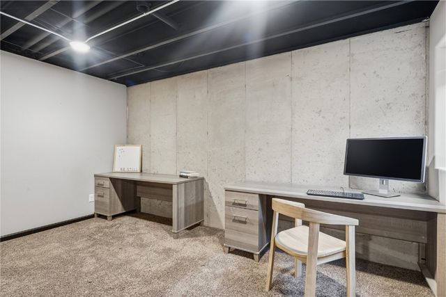 1825 Rosehill Drive SW, Cedar Rapids, IA 52404