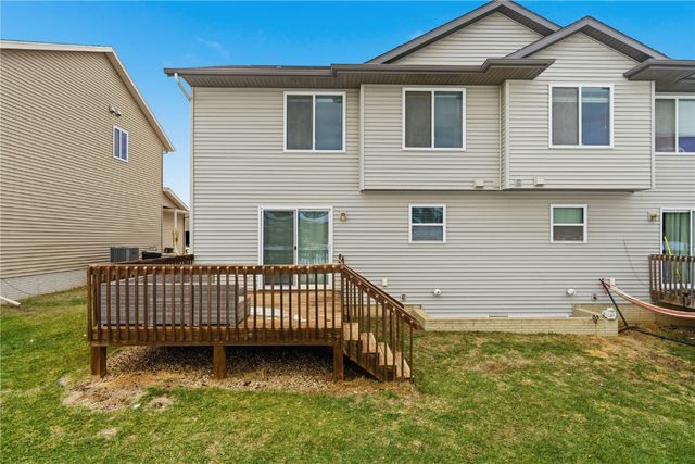 1825 Rosehill Drive SW, Cedar Rapids, IA 52404