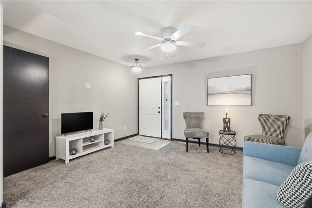 1825 Rosehill Drive SW, Cedar Rapids, IA 52404