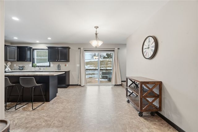 1825 Rosehill Drive SW, Cedar Rapids, IA 52404