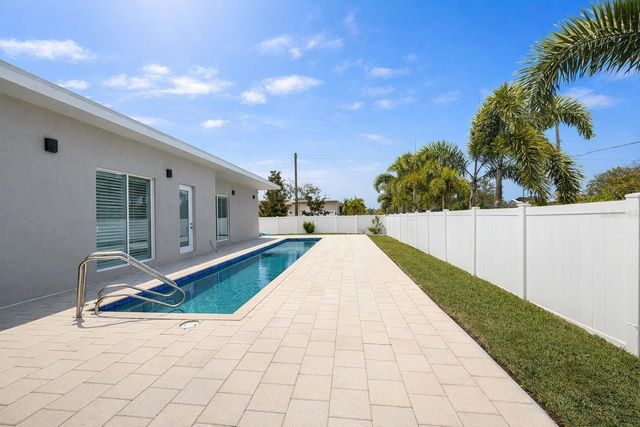 4524 RIVERWOOD AVENUE, Sarasota, FL 34231