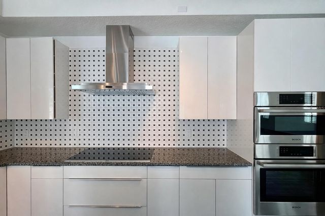 4524 RIVERWOOD AVENUE, Sarasota, FL 34231