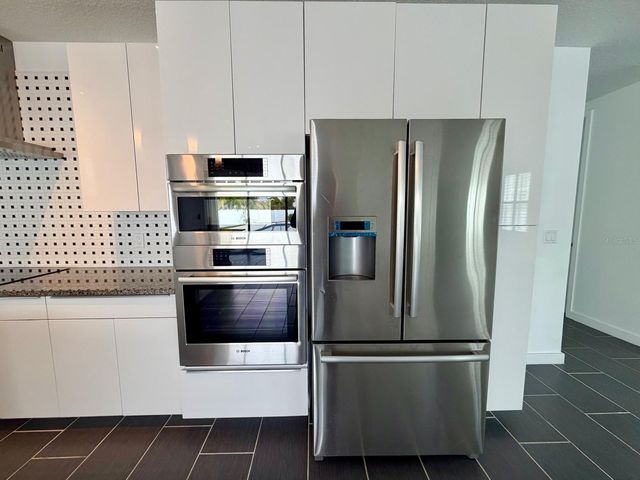 4524 RIVERWOOD AVENUE, Sarasota, FL 34231