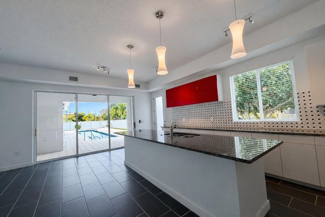 4524 RIVERWOOD AVENUE, Sarasota, FL 34231