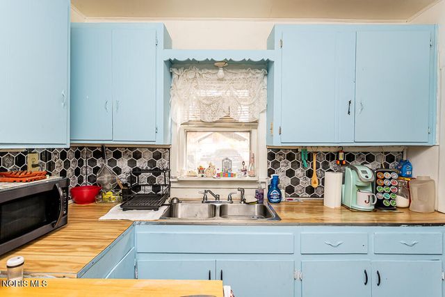 2740 Albion Street, Toledo, OH 43610