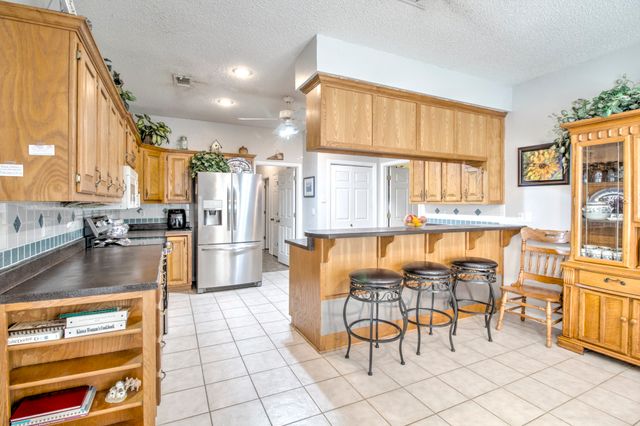 1219 Kiowa Drive E, Lake Kiowa, TX 76240