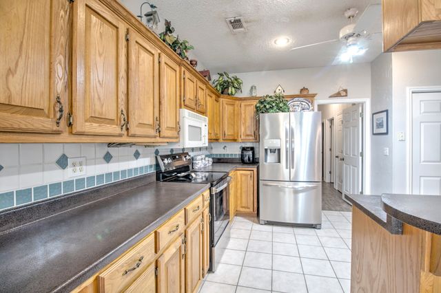 1219 Kiowa Drive E, Lake Kiowa, TX 76240