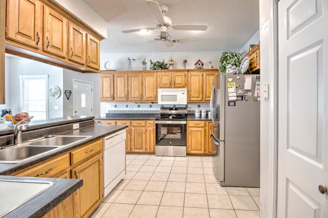 1219 Kiowa Drive E, Lake Kiowa, TX 76240