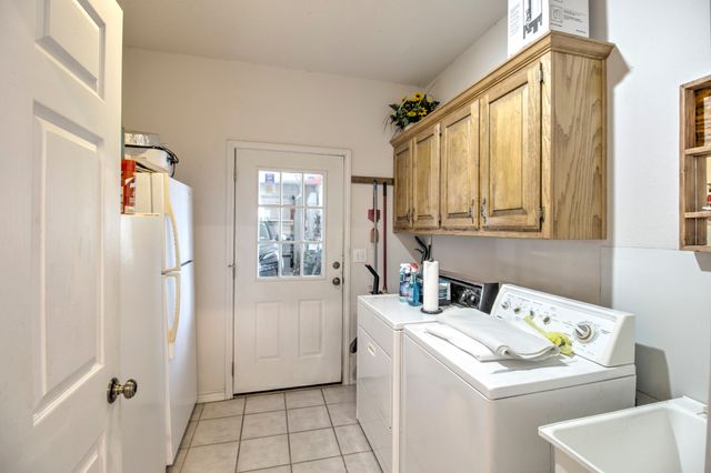 1219 Kiowa Drive E, Lake Kiowa, TX 76240