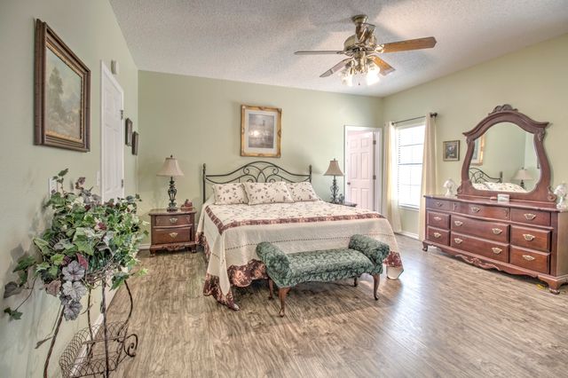1219 Kiowa Drive E, Lake Kiowa, TX 76240