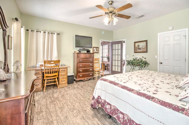 1219 Kiowa Drive E, Lake Kiowa, TX 76240