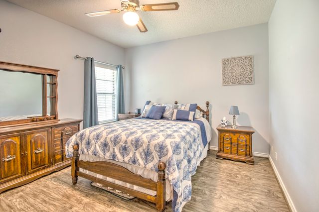1219 Kiowa Drive E, Lake Kiowa, TX 76240