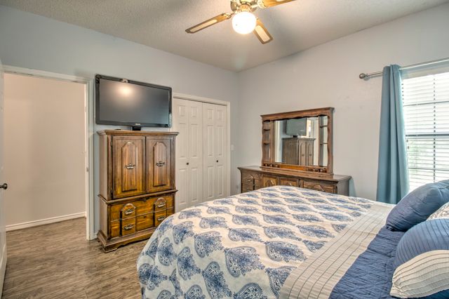 1219 Kiowa Drive E, Lake Kiowa, TX 76240