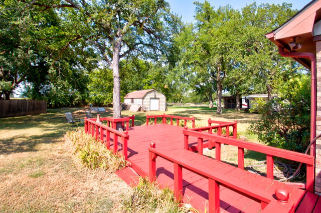 1219 Kiowa Drive E, Lake Kiowa, TX 76240